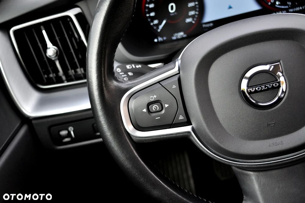 Volvo XC 60 D3 Momentum Pro - 35
