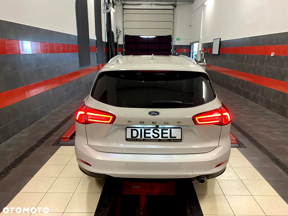Ford Focus 2.0 EcoBlue Titanium - 12
