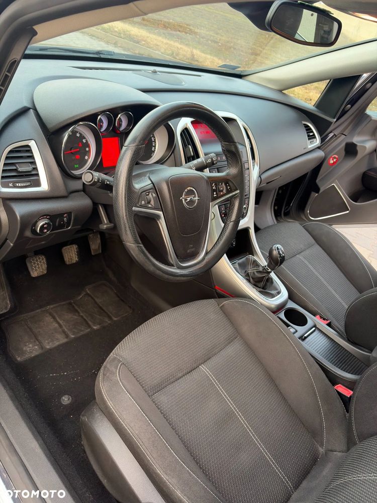 Opel Astra 1.4 T Cosmo - 11
