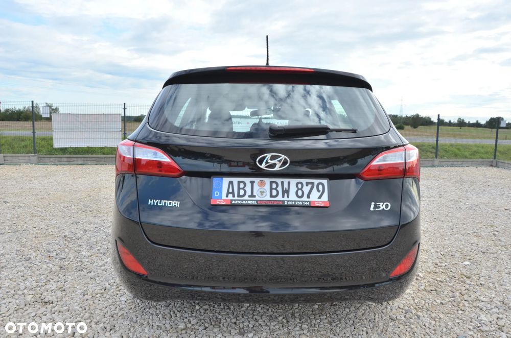 Hyundai i30 1.6 Trend - 23