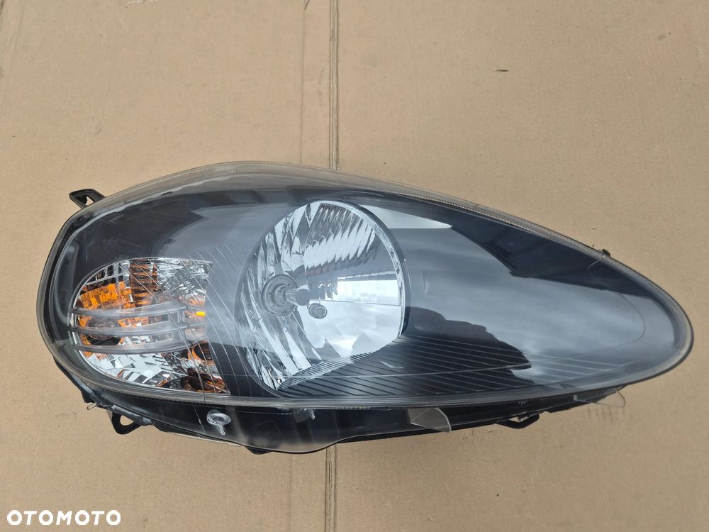 Fiat Punto Grande lampa prawa.Grafitowa.Valeo.2009-2011. - 6
