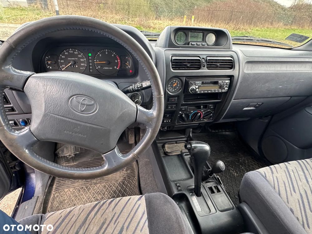 Toyota Land Cruiser - 10