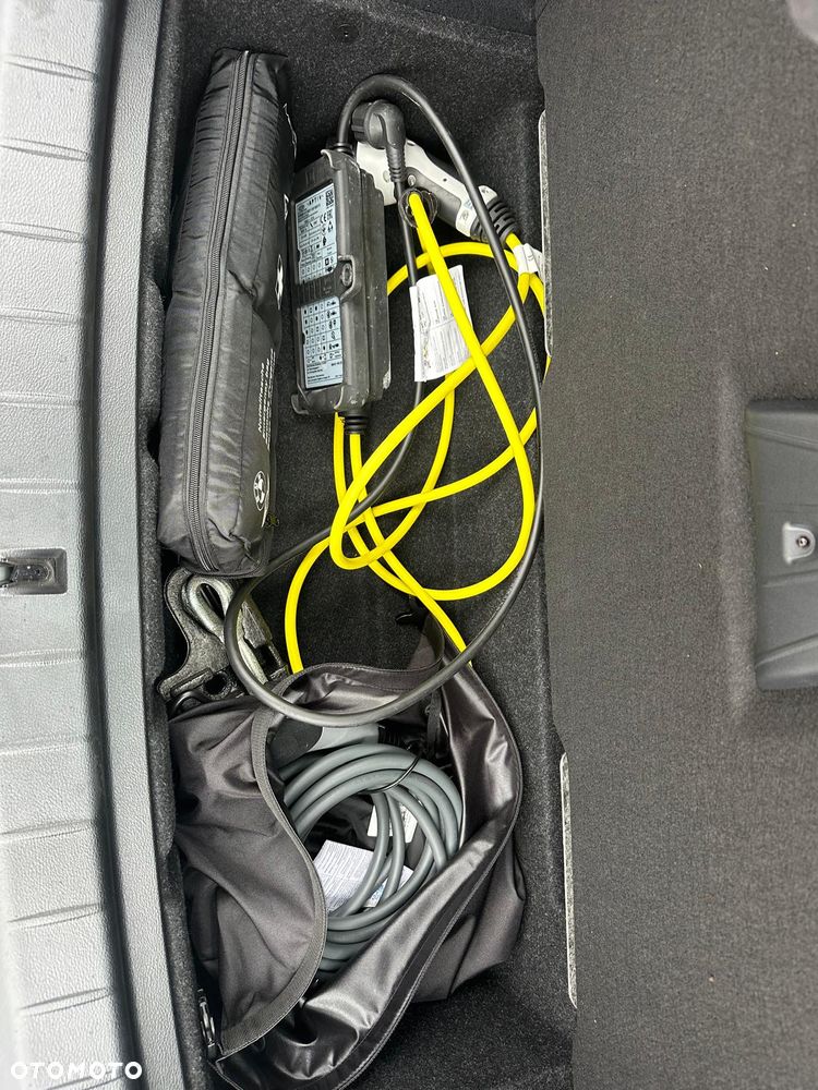 BMW X1 xDrive25e Business Edition - 17