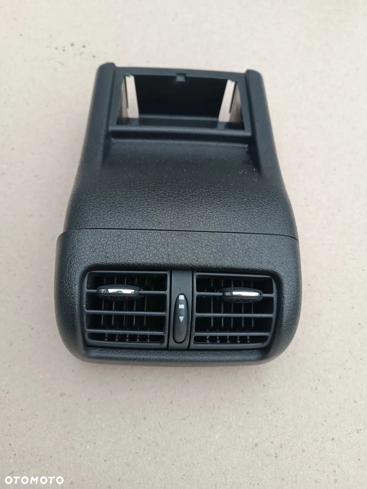 KRATKA NAWIEWU TYŁ MERCEDES W203 A2036830408 - 1