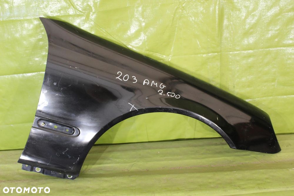 Błotnik Mercedes C klasa W203 C55 AMG 2004-2007r. przód prawy - 1