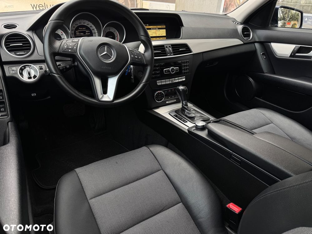 Mercedes-Benz Klasa C 220 CDI DPF Automatik Avantgarde - 22