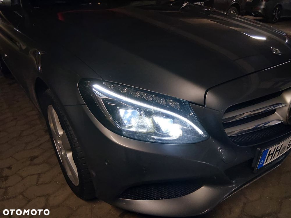 Mercedes-Benz Klasa C 250 d 4-Matic 9G-TRONIC - 21