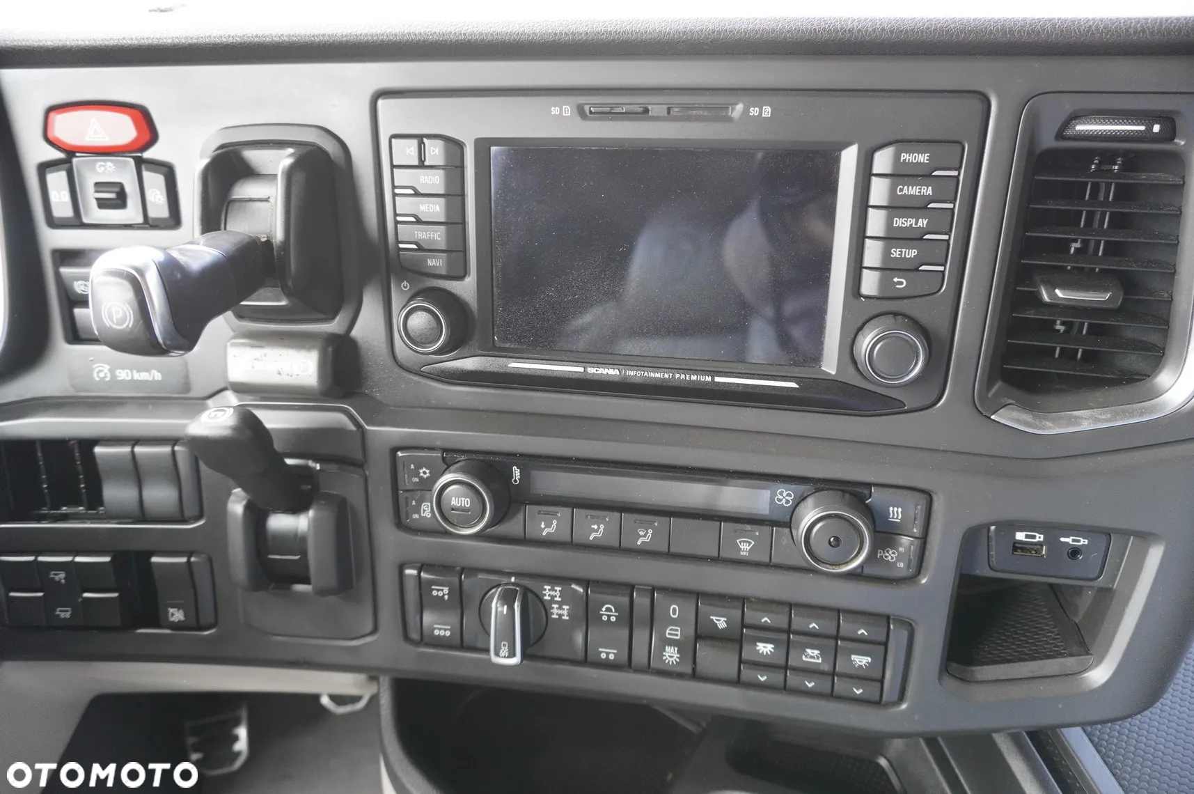 Scania R650 V8 / 650 KM / Rama 8,8 m / 4. oś skrętna - 21