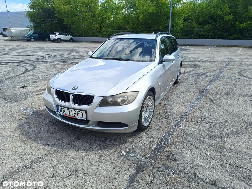 BMW Seria 3 318i - 1