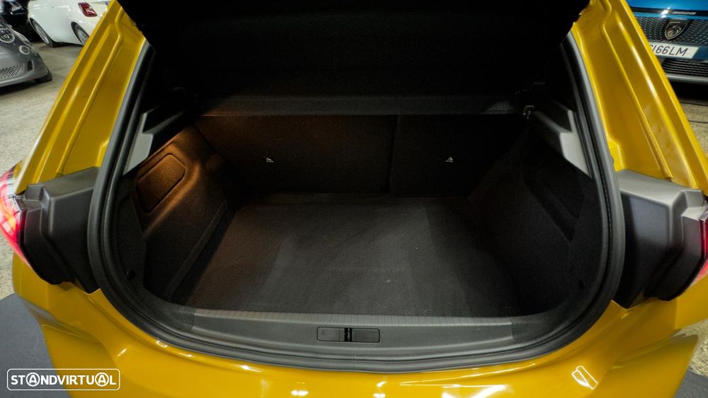 Peugeot e-208 Allure Pack - 42