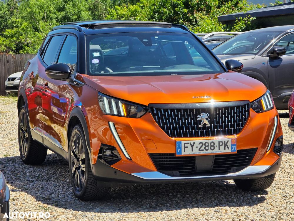 Peugeot 2008 PureTech 130 EAT8 GT - 4
