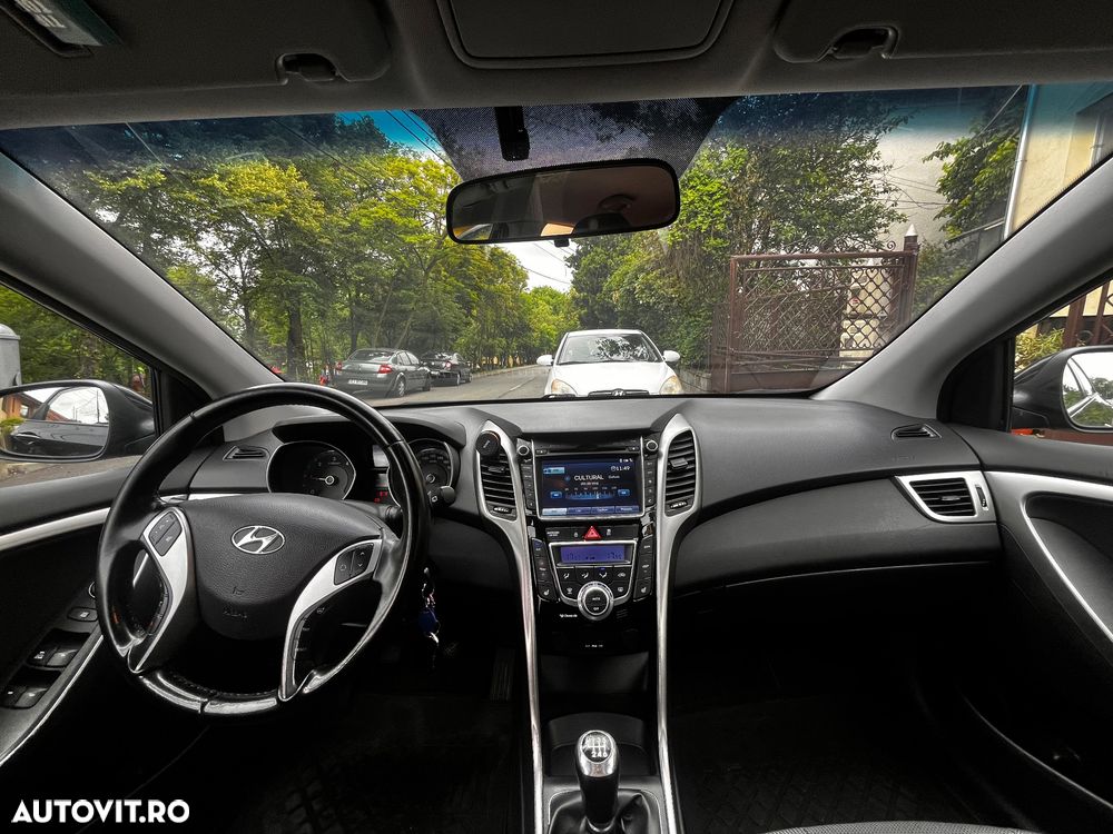 Hyundai i30 1.6 CRDI Comfort - 1