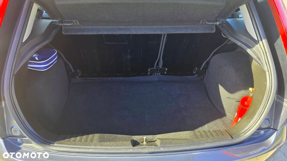 Ford Fiesta 1.4 Ghia - 14