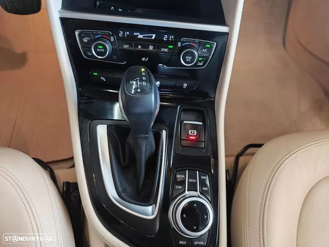 BMW 216 Active Tourer d Line Luxury Auto - 37