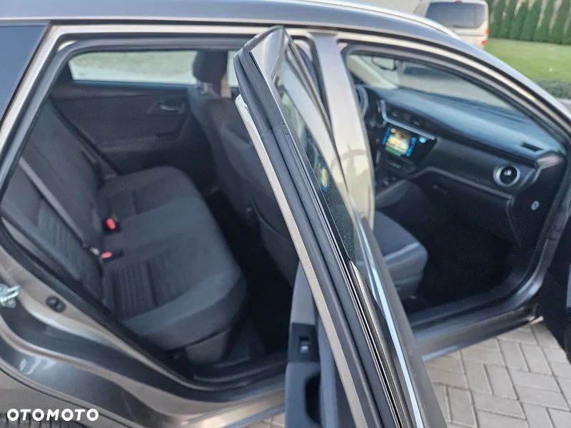 Toyota Auris - 9