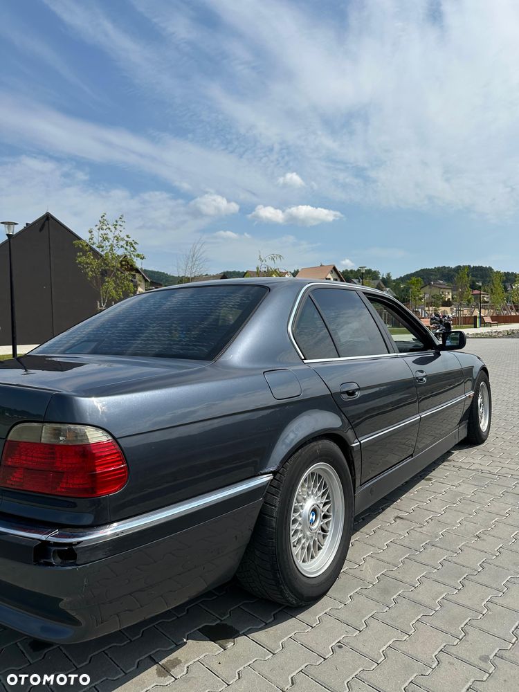 BMW Seria 7 740i - 2