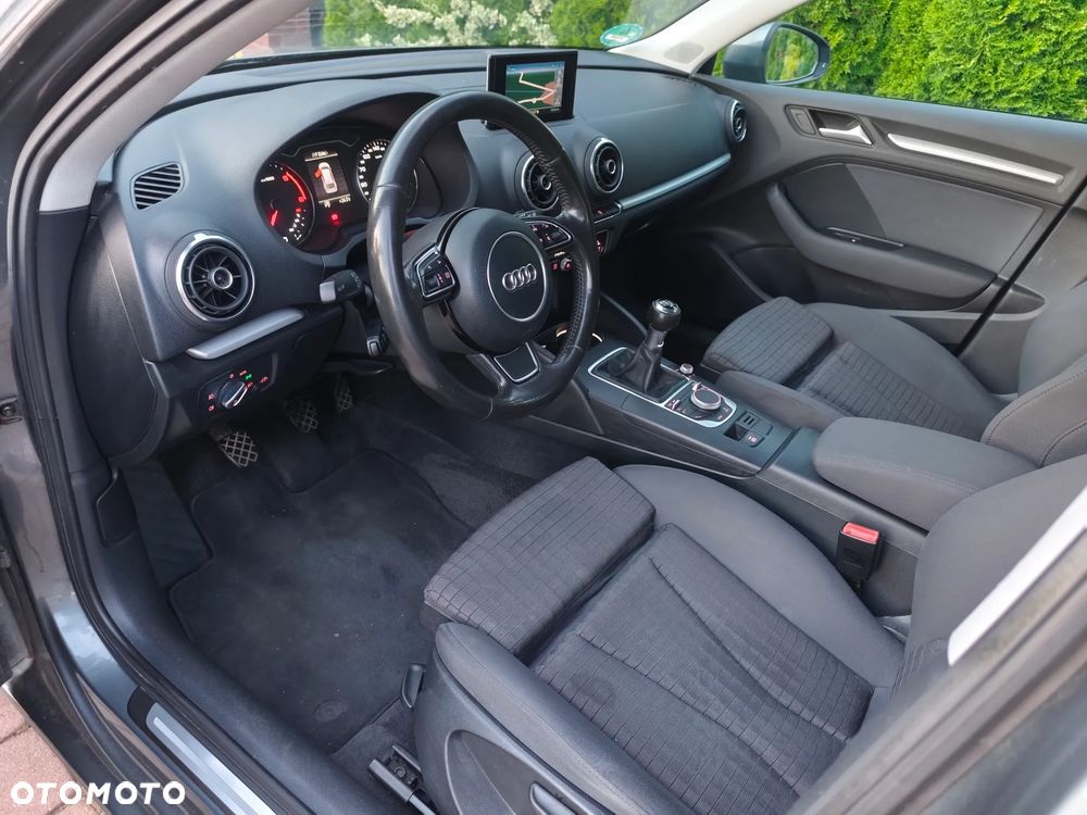 Audi A3 Sportback 2.0 TDI Ambiente - 11
