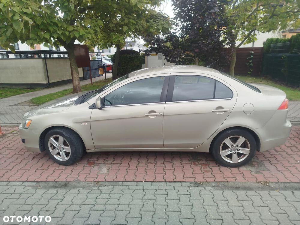 Mitsubishi Lancer 1.8 Invite - 7