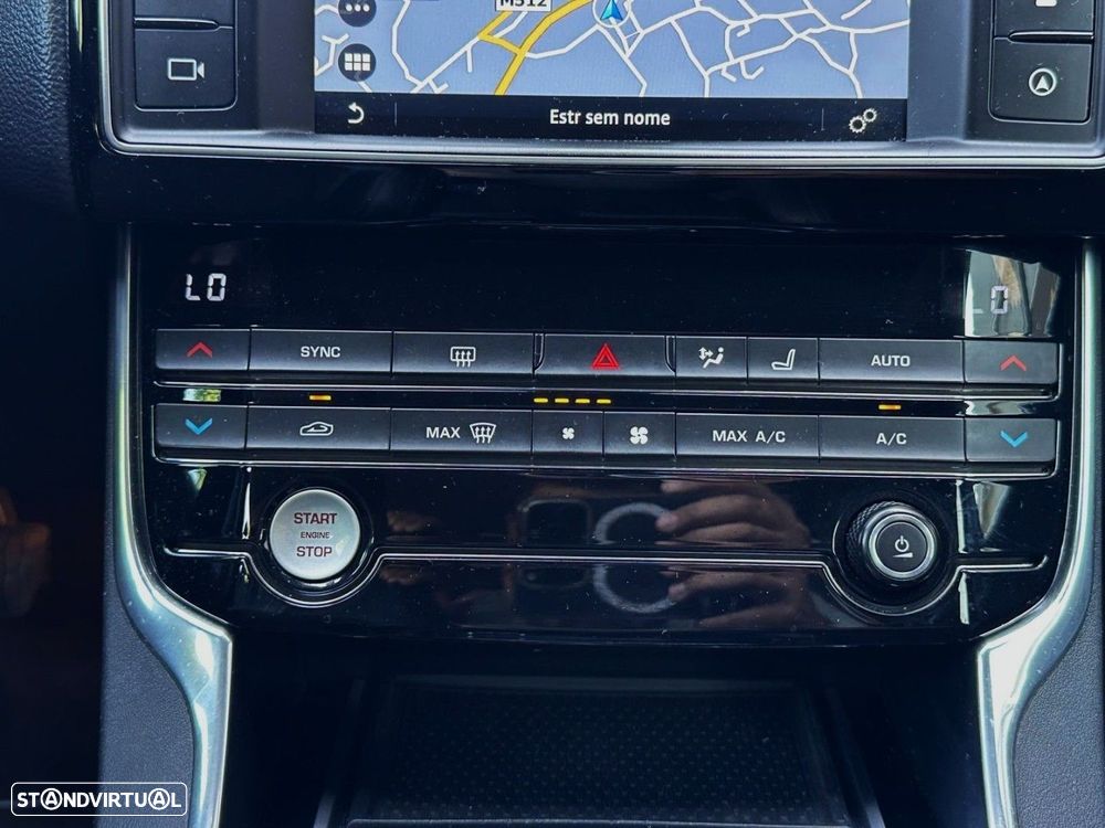 Jaguar XE 2.0 D R-Sport Aut. - 40