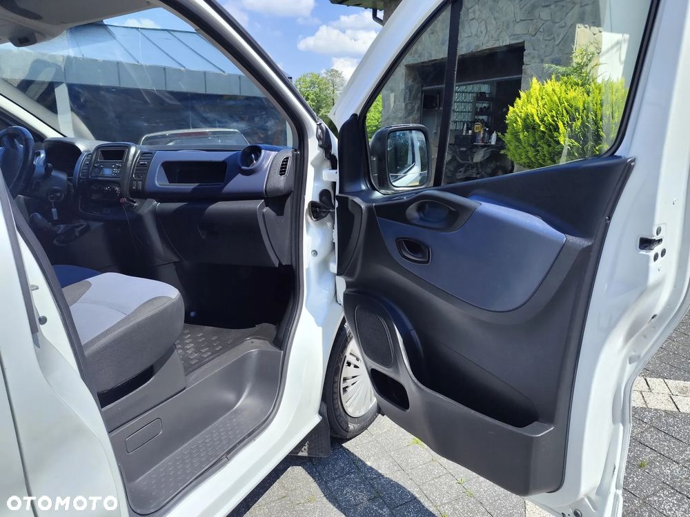 Opel Vivaro L2H1 2,9t Elegance - 11