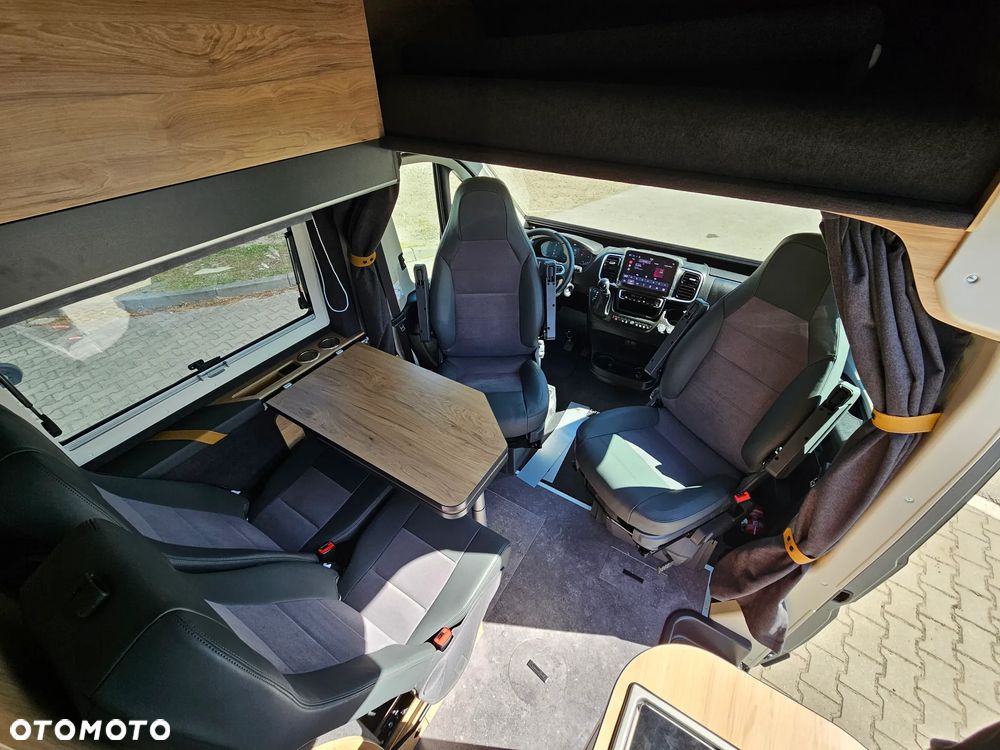 Globe-Traveller Voyager Z - 9