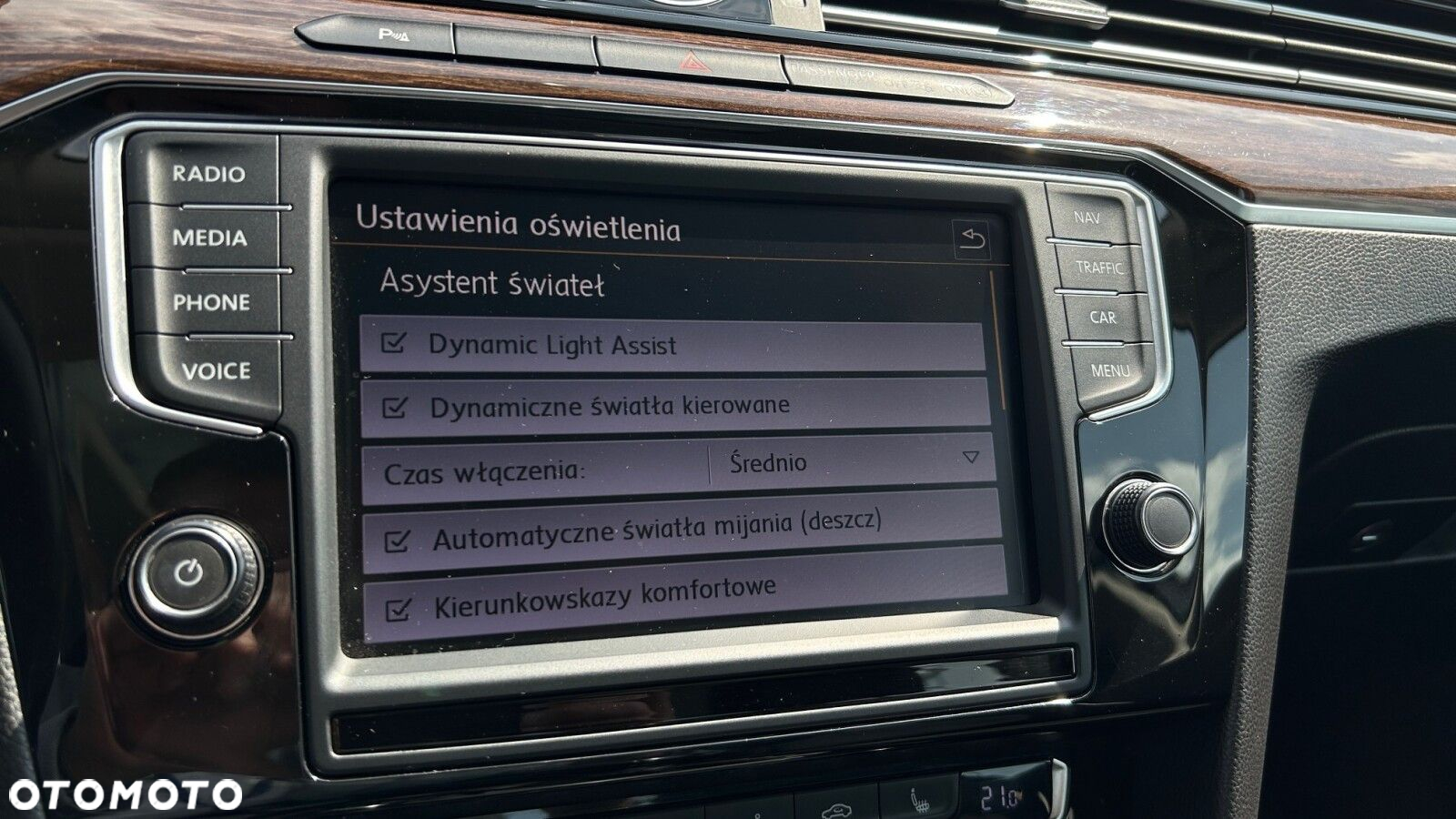 Volkswagen Passat 1.4 TSI BMT ACT Highline - 30
