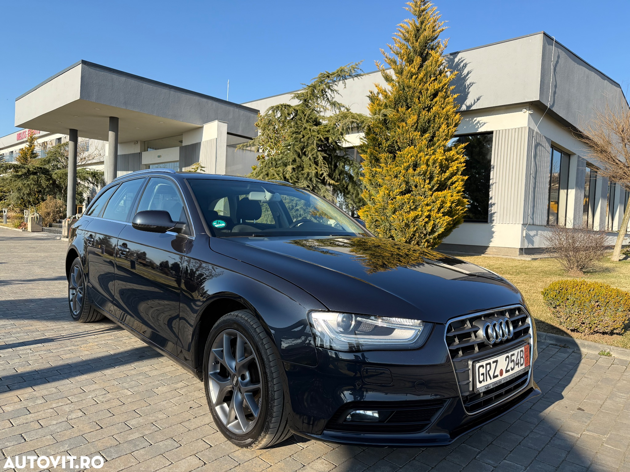 Audi A4 Avant 2.0 TDI ultra Sport - 4