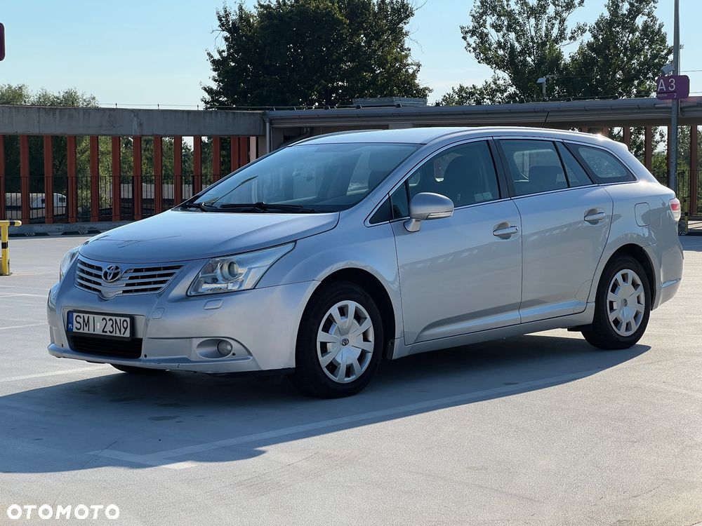Toyota Avensis - 1