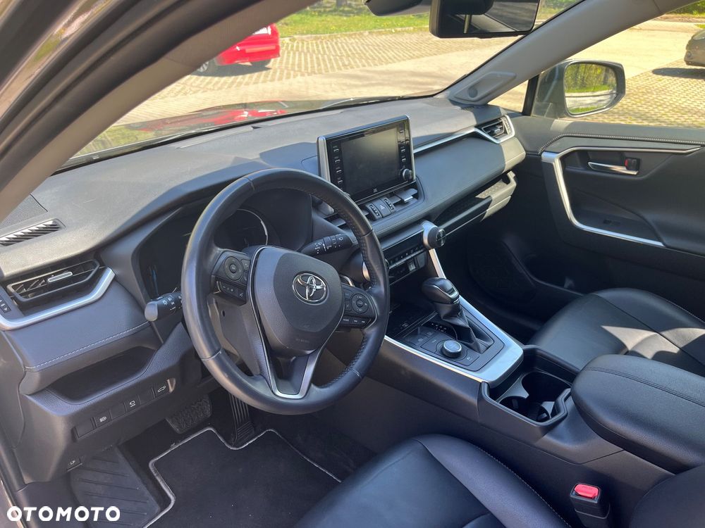 Toyota RAV4 2.5 XLE - 8