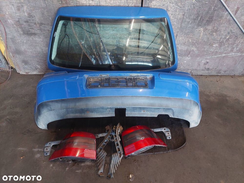 KOMPLETNY TYŁ KLAPA BAGAŻNIKA ZDERZAK LAMPY VOLKSWAGEN GOLF IV HB 5D LW5Z - 1