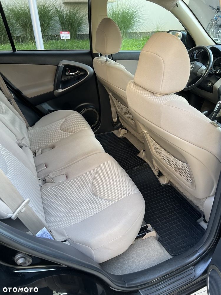 Toyota RAV4 2.0 VVT-i Premium - 14