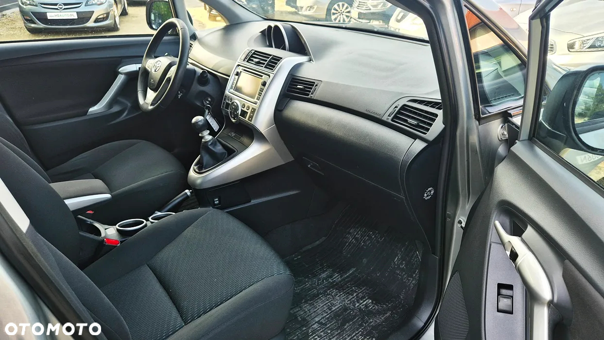 Toyota Verso 1.8 Executive - 36