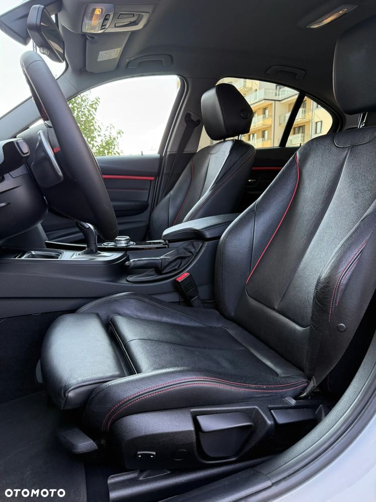 BMW Seria 3 320d Efficient Dynamics Sport Line - 24