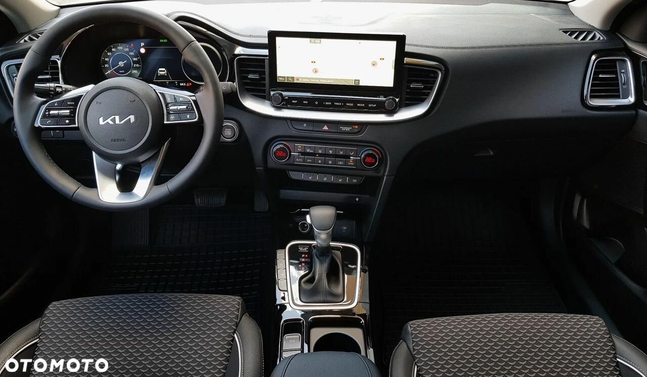Kia XCeed 1.5 T-GDI Business Line DCT - 14