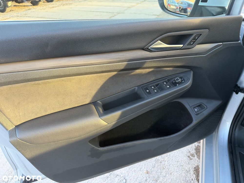 Volkswagen Golf - 19