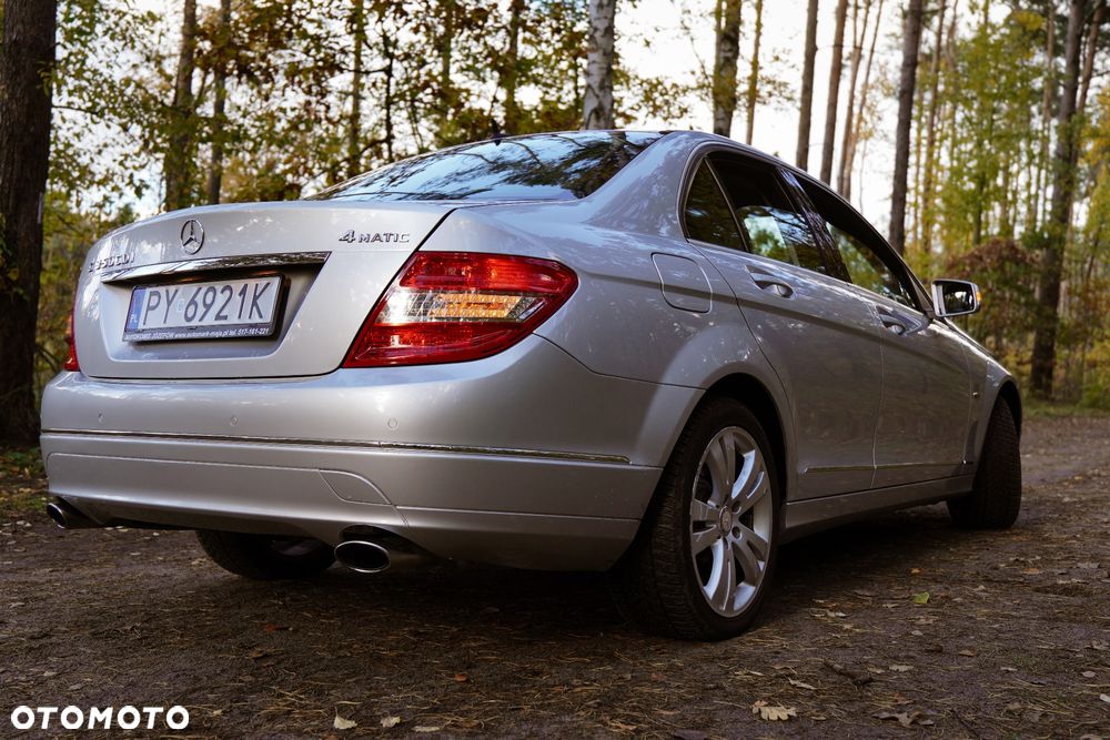 Mercedes-Benz Klasa C 350 CDI DPF 4Matic 7G-TRONIC BlueEFFICIENCY Elegance - 23