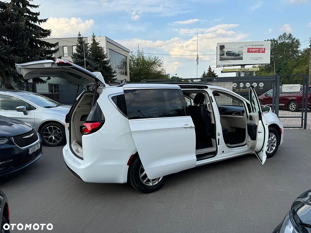 Chrysler Pacifica - 5