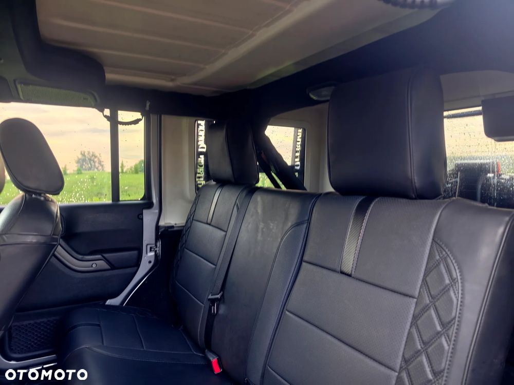 Jeep Wrangler - 12