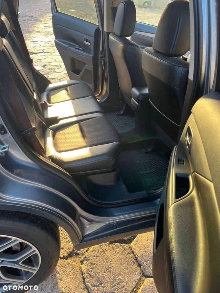 Mitsubishi Outlander 2.0 Intense 4WD CVT - 19