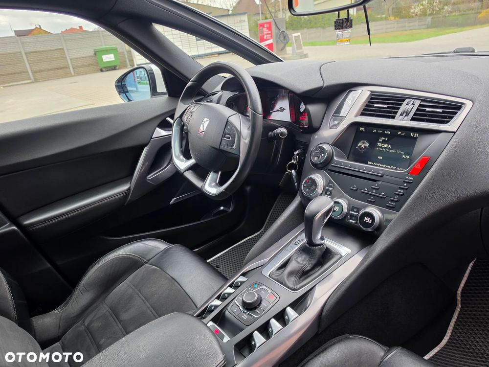 Citroën DS5 BlueHDi 180 EAT6 Business Class - 11