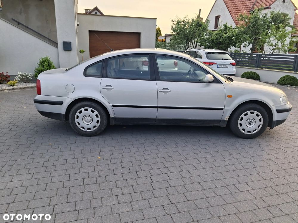 Volkswagen Passat 1.8 - 5