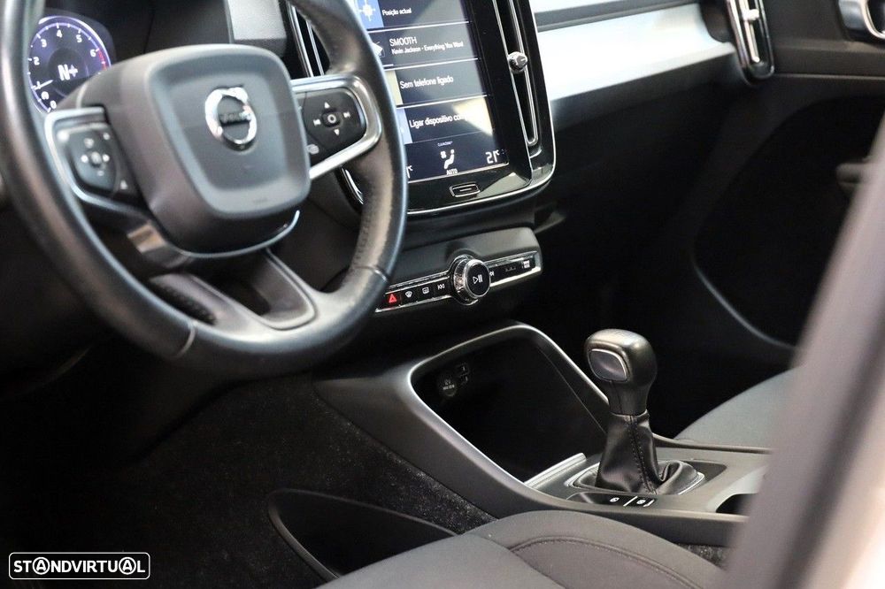 Volvo XC 40 1.5 T2 Momentum Plus - 11