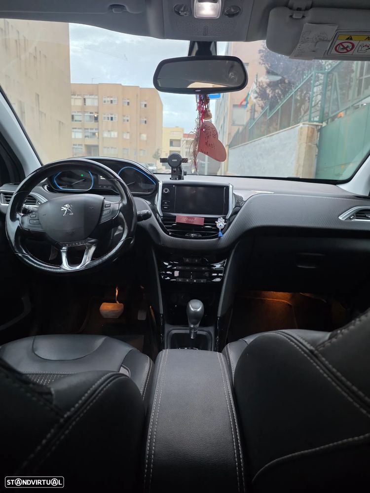 Peugeot 2008 - 7