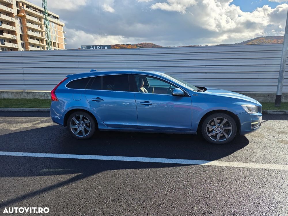 Volvo V60 D5 AWD Geartronic Kinetic - 2