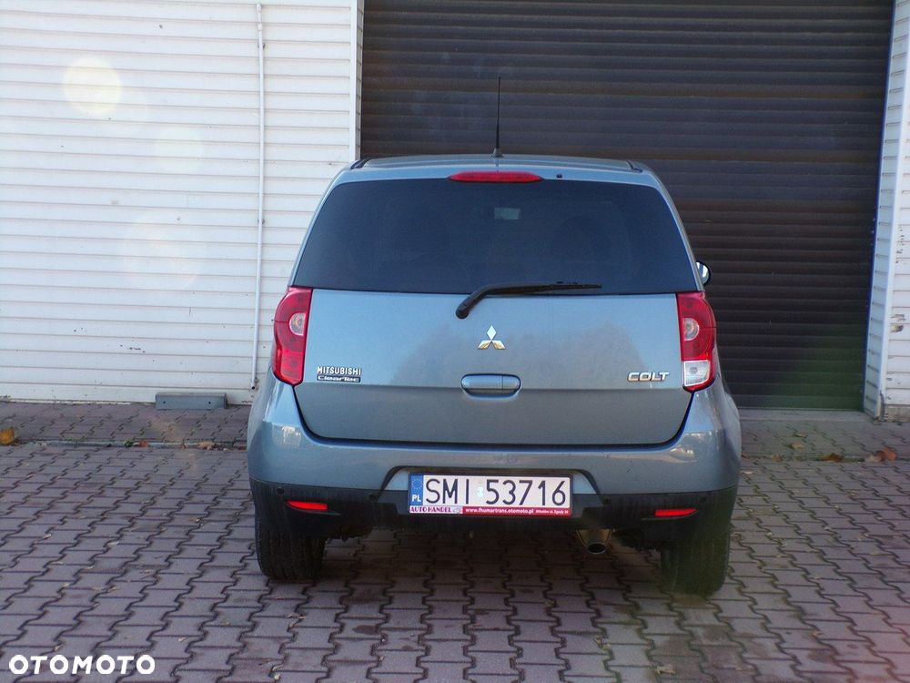 Mitsubishi Colt - 8