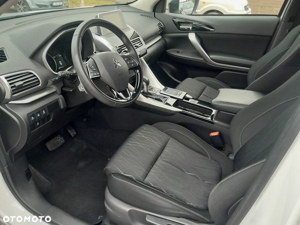 Mitsubishi Eclipse Cross - 11