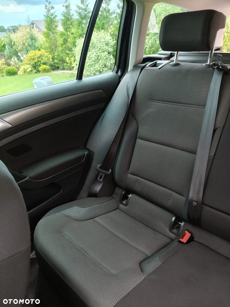 Volkswagen Golf - 26