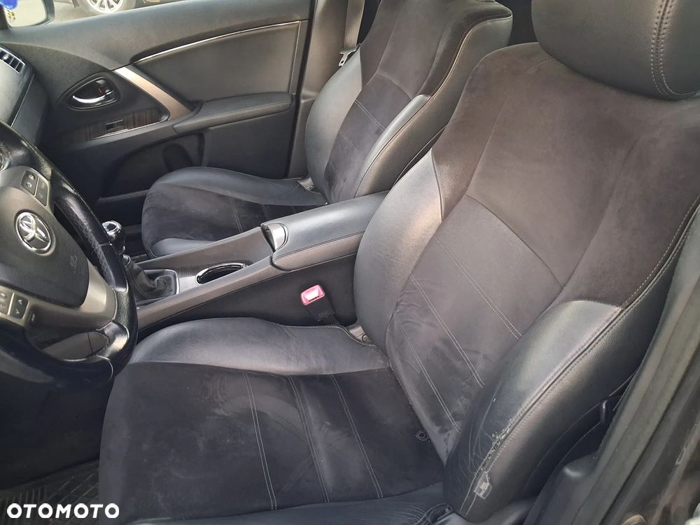 Toyota Avensis 2.0 D-4D Premium - 10