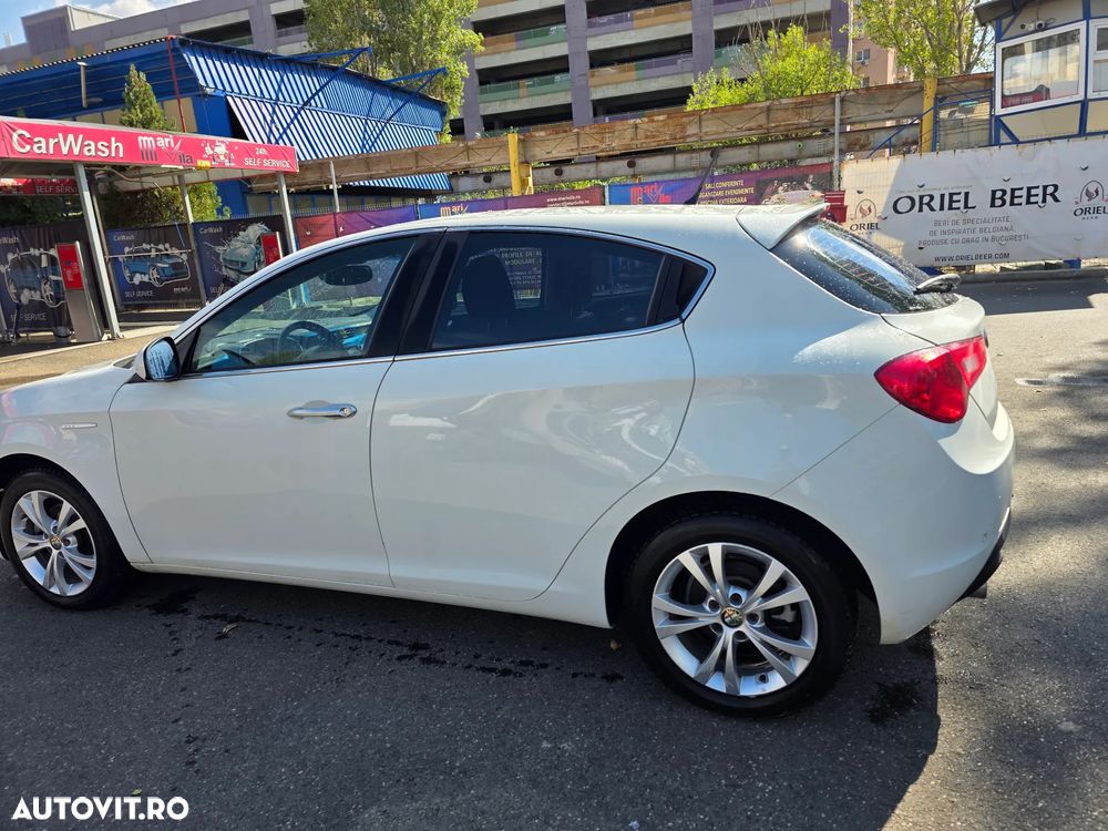 Alfa Romeo Giulietta 1.6 JTDM 16V - 6