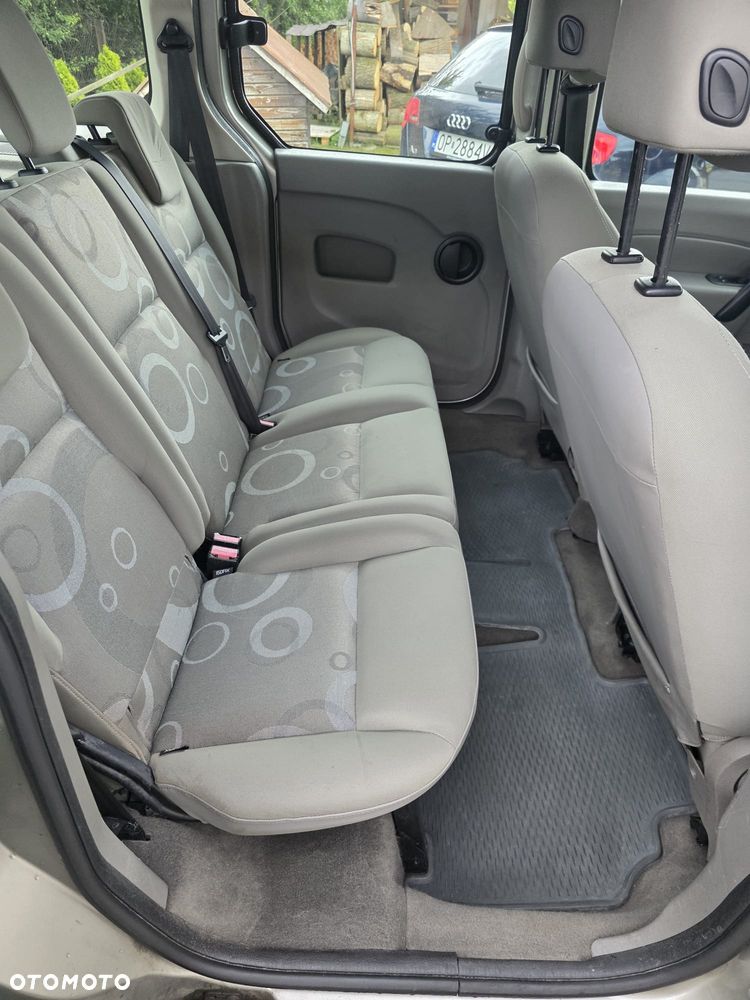 Renault Kangoo 1.5 dCi Helios - 12